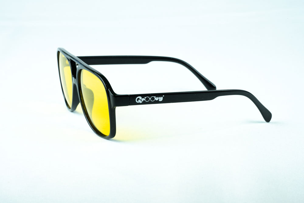 Pack Groovy Esencial – Lentes de Sol Retro-Vintage + Estuche Plegable Negro + Paño de Microfibra + Strap de Cuero Café/Animal Print